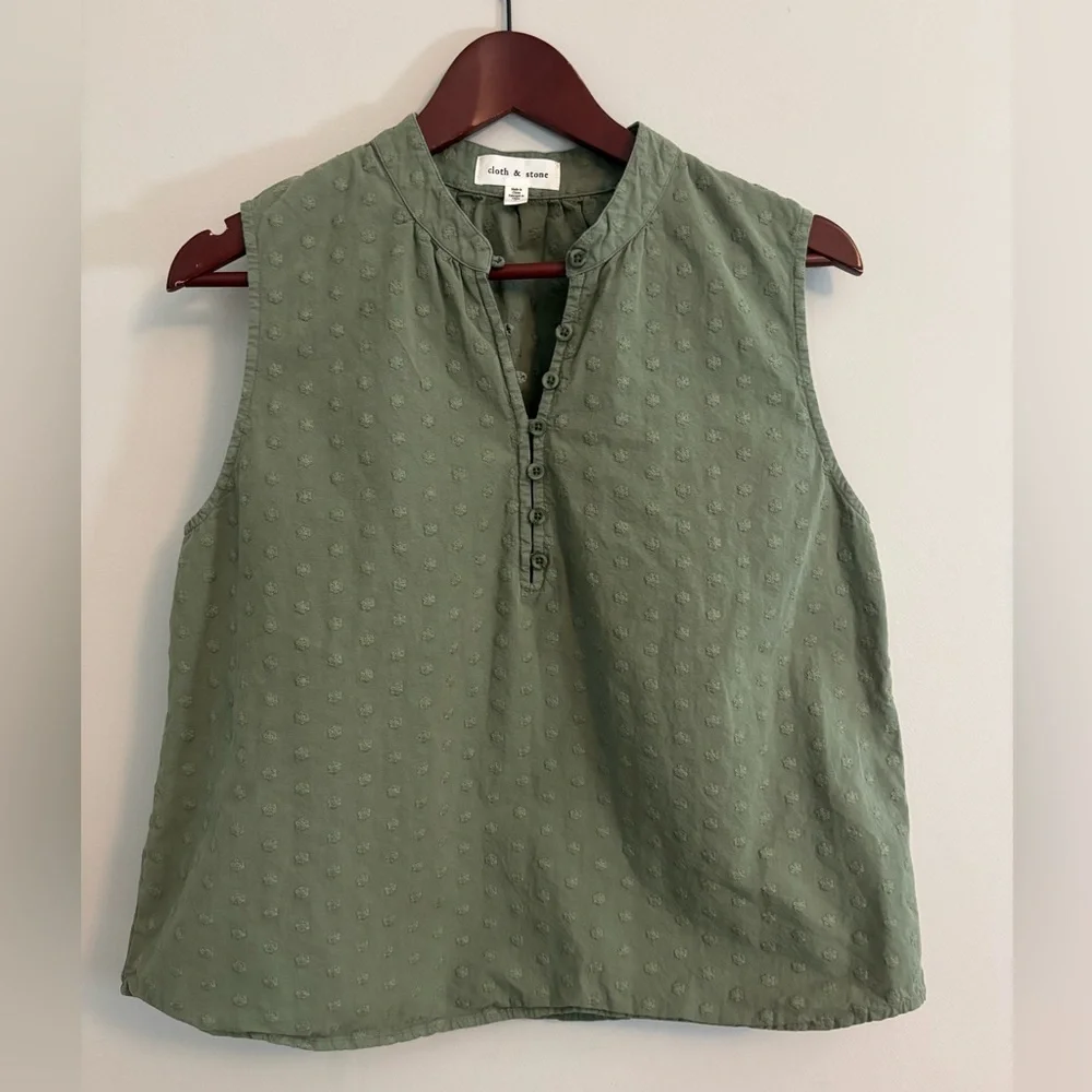 Cloth & Stone, Circular Pattern Textured, Soft Green Blouse, Size Large, Button - Picture 6 of 13